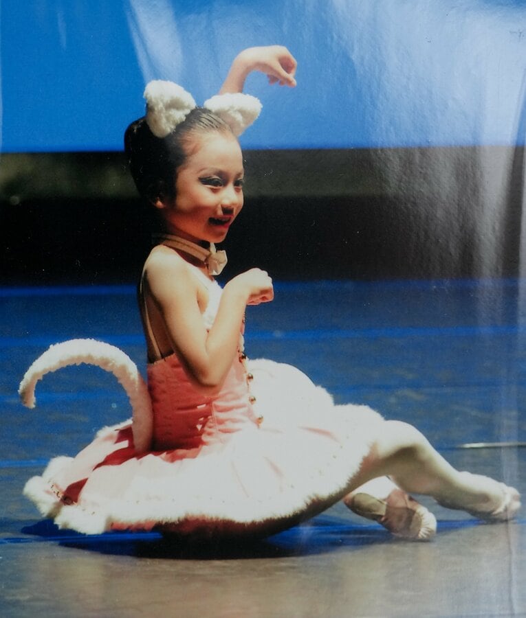初舞台は6歳、踊る子猫役（本人提供）