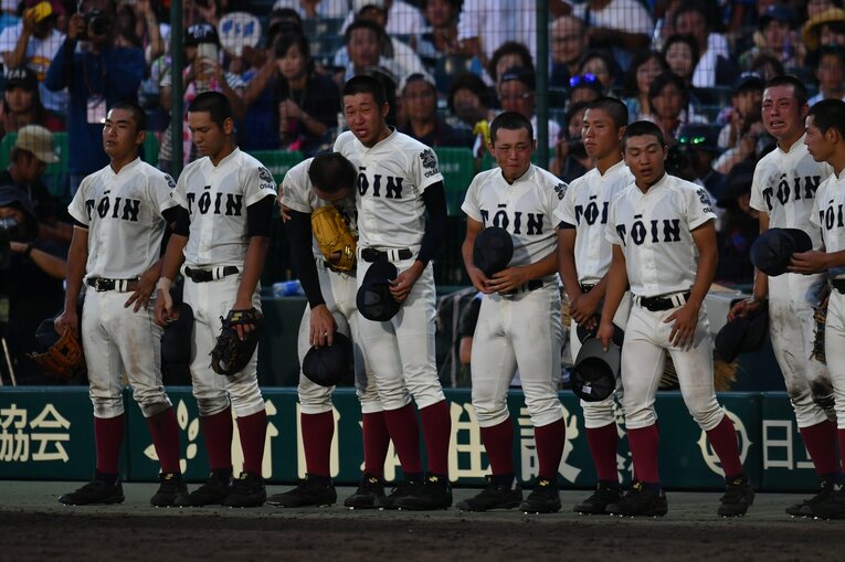 3年夏の甲子園では3回戦で仙台育英に逆転負け。最後まで号泣する当時2年・柿木蓮（日本ハム）の肩に手をかける姿が印象的だった　©︎Hideki Sugiyama