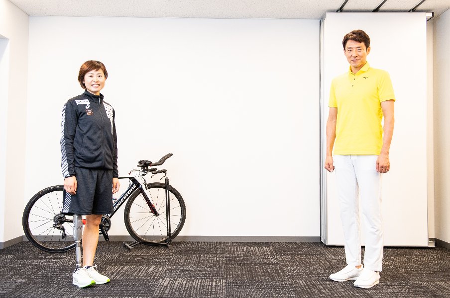義足を脱ぐと血だらけ…“世界4位”秦由加子が松岡修造に教える「過酷すぎる」パラトライアスロンの世界<Number Web> photograph by Nanae Suzuki