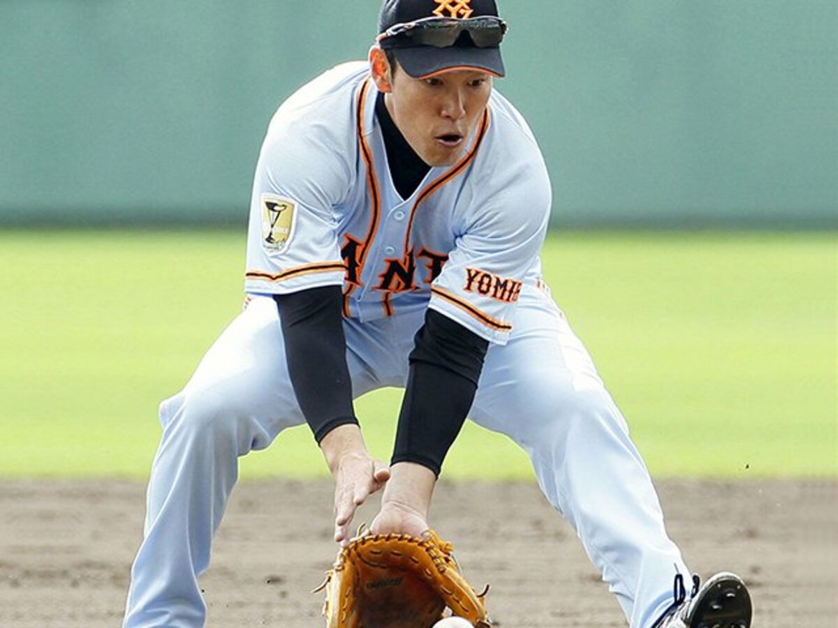 空気じゃ飯は食えません 巨人を変える井端の 本気 坂本の教育係ではなくライバルに プロ野球 Number Web ナンバー 空気じゃ飯は食えません 巨人を変える井端の 本気 坂本の教育係ではなくライバルに プロ野球 Number Web ナンバー