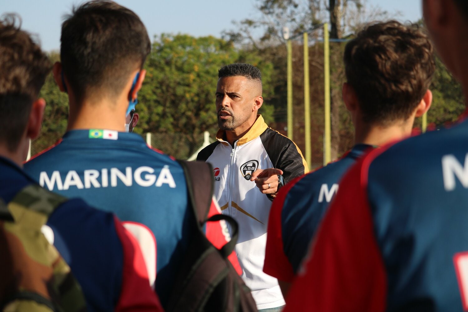 母国で育成クラブに携わる現在の三都主　※三都主サッカーアカデミー提供