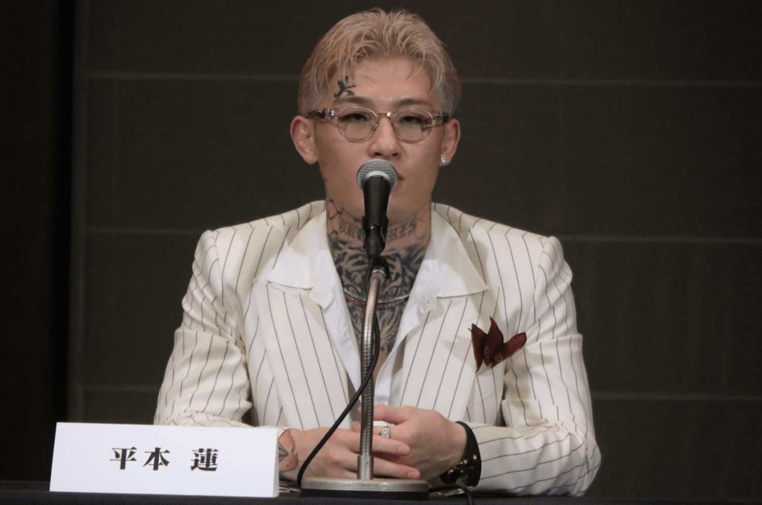 「反省してます！」平本蓮の“態度が変わった”ある質問…「信者とアンチが罵り合い」ドーピング否定会見で考えた“SNS騒動という論点”＜Number Web＞ photograph by Norihiro Hashimoto