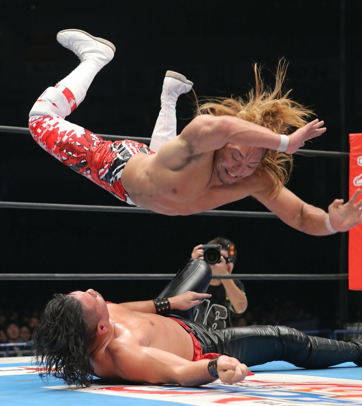 終生のライバル、中邑真輔と東京ドームで幾度も名勝負を繰り広げた　©JIJI PRESS