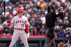 【大谷にも宣告】大谷翔平は自ら“審判室”へ向かっていき…投打に大影響の“ピッチクロック”は成功なのか？ 当事者たちのホンネ「正直、間違いなくキツイ」