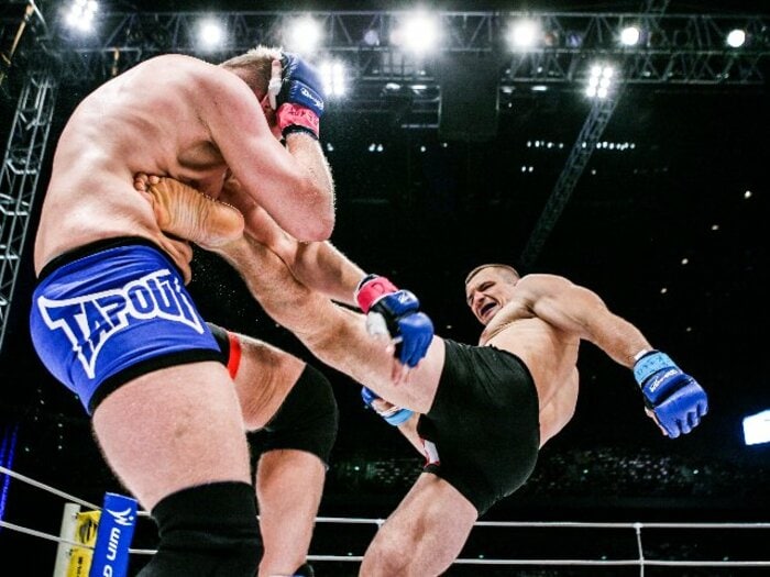 「目の前で友達が殺されたんだ」クロアチアを背負って戦ったミルコ・クロコップが泣いた日…K-1デビューから撮り続けたカメラマンの証言＜Number Web＞ photograph by Susumu Nagao