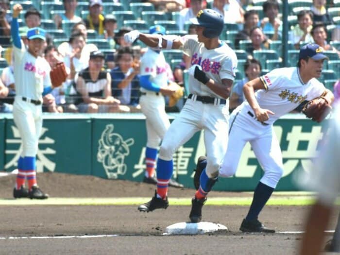 優勝校に負け続ける屈辱を経て……。花咲徳栄、初回の猛攻撃で勝つ!<Number Web> photograph by Hideki Sugiyama
