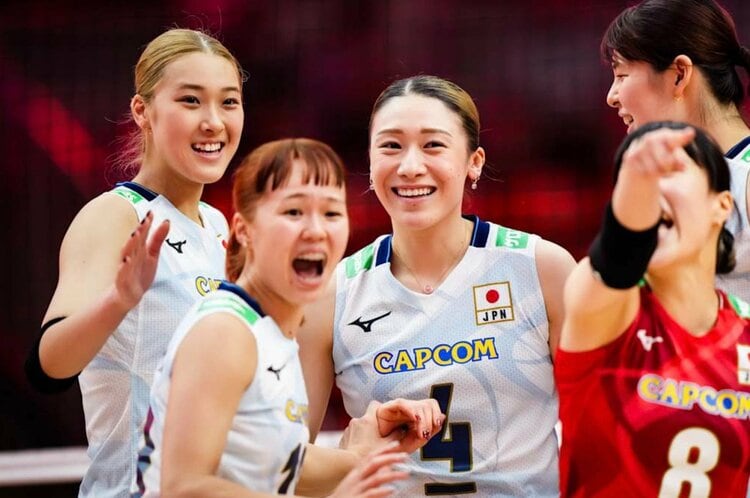 全日本女子バレー佐藤淑乃選手他直筆サインボール 全日本女子バレー佐藤淑乃選手直筆サイン入写真 - メルカリ