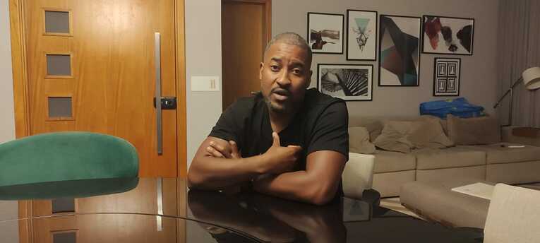 エジミウソンの豪華お宅と家族のラブラブぶり…写真はまだまだ続きます　©Hiroaki Sawada