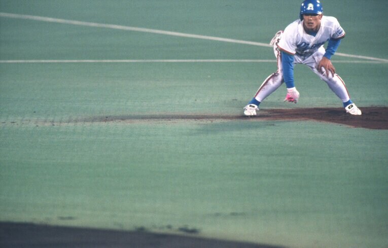 1997年～99年に盗塁王、2002年にはトリプルスリー（打率3割、30本塁打、30盗塁）を達成した松井稼頭央　©Hideki Sugiyama