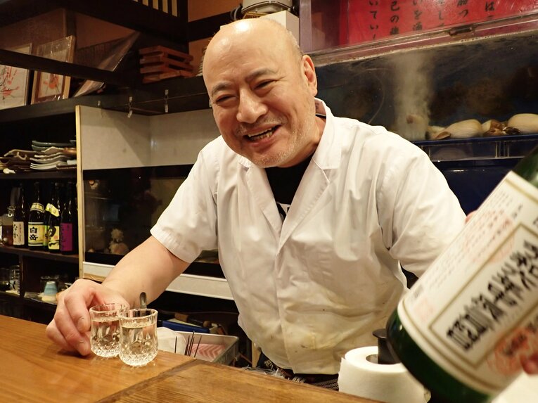 「藤よし」の店主サダさん　©Essei Hara