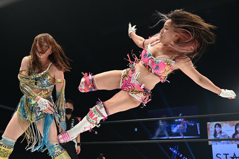 挑戦者の白川未奈がペースを握ったまま試合が進んだ