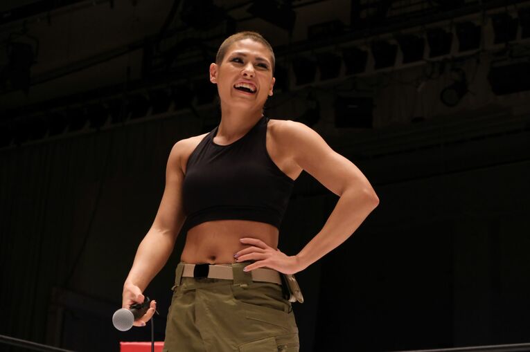 ジュリア「坊主頭」での出直し　元アイドルに敗れバリカン刈りも…悲壮感なき“闘う女”スタイルがカッコよすぎた(14)