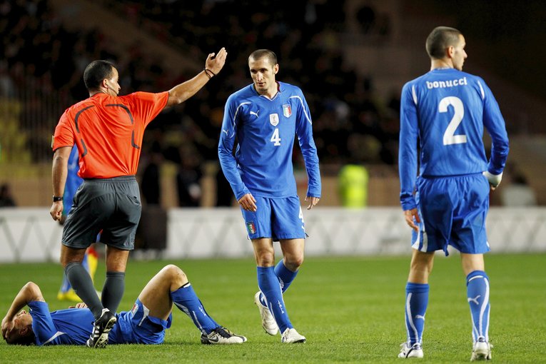 2010年のキエッリーニ（中央）とボヌッチ©Tamon Matsuzono