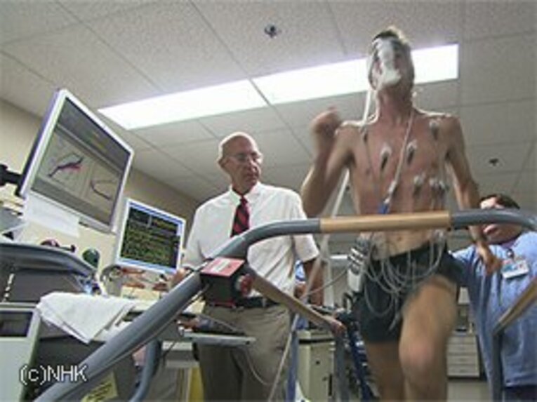 ジョイナー博士の論文「The two-hour marathon:Who and when?」は世界各国で大きな話題を呼んだ。