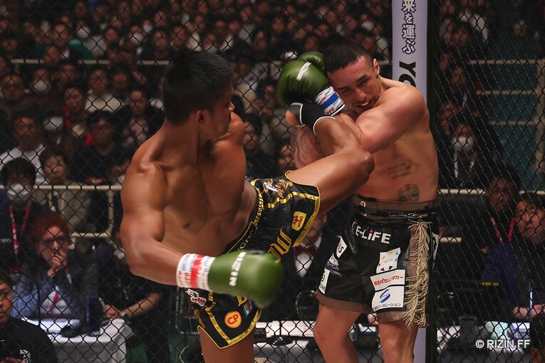ブアカーオ・バンチャメークvs.木村“フィリップ”ミノル　©RIZIN FF