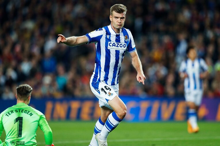 今季9点目！ 久保建英が凄まじい「バルサ撃破ドリブル、ブスケッツ退団・優勝セレモニーが同時に」カメラマンが見た“美しいカンプノウの夜”(33)