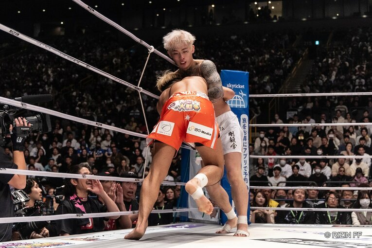 『RIZIN45.』平本蓮vs.YA-MAN　©RIZIN FF