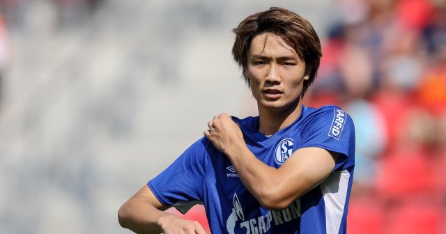 1部復帰を目指すシャルケで早くも不可欠な存在に ブンデス初挑戦の板倉滉の“判断力”と落ち着きがすごい
