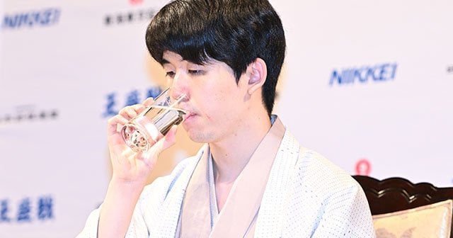 藤井聡太の「初手お茶」「おやつ」…管理栄養士はどう見る？「朝が弱い藤井さんには効果的な戦略」「棋士の消費カロリーは…」（齋藤裕）