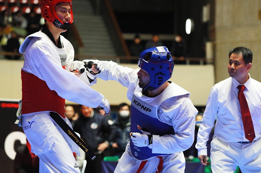36歳から東京五輪目指し全日本準優勝。格闘家・菊野克紀、テコンドーの夢。<Number Web> photograph by t.SAKUMA