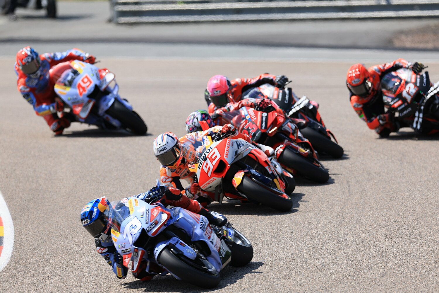 土曜のスプリントレースのマルケス（93番）は、常に10位前後を走行して11位フィニッシュ　©Satoshi Endo