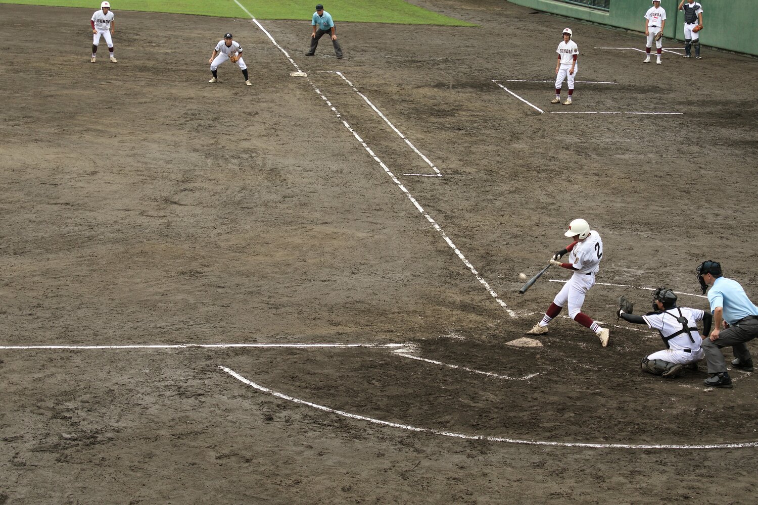駿台学園が2回～4回に7得点で開成を引き離す
