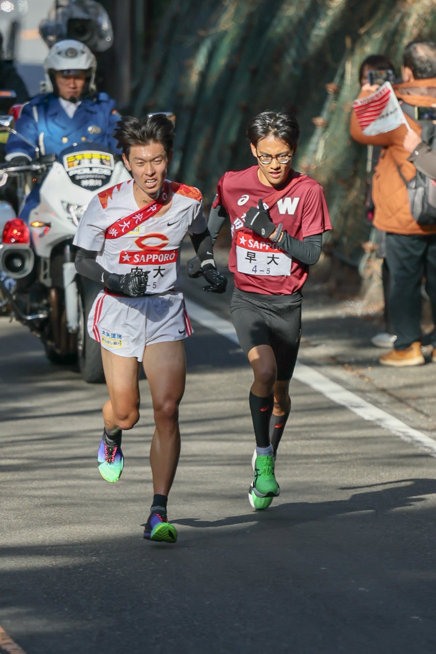 10km付近で早稲田大の工藤がトップをとらえる　©JMPA