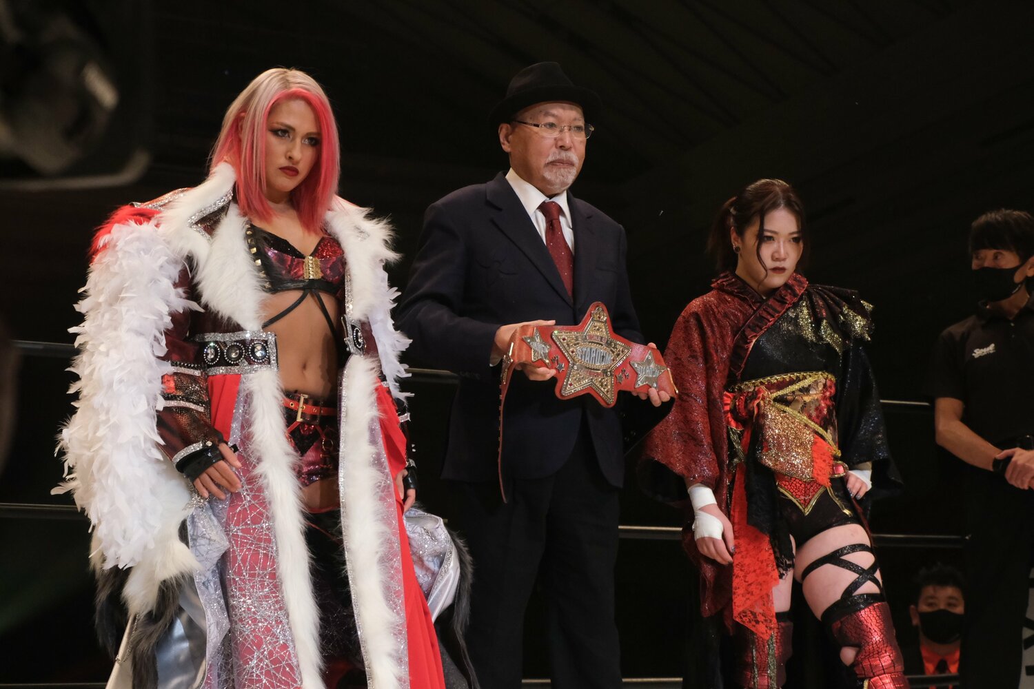 ジュリアの“赤いベルト”初防衛戦の相手は、鈴季すずだった