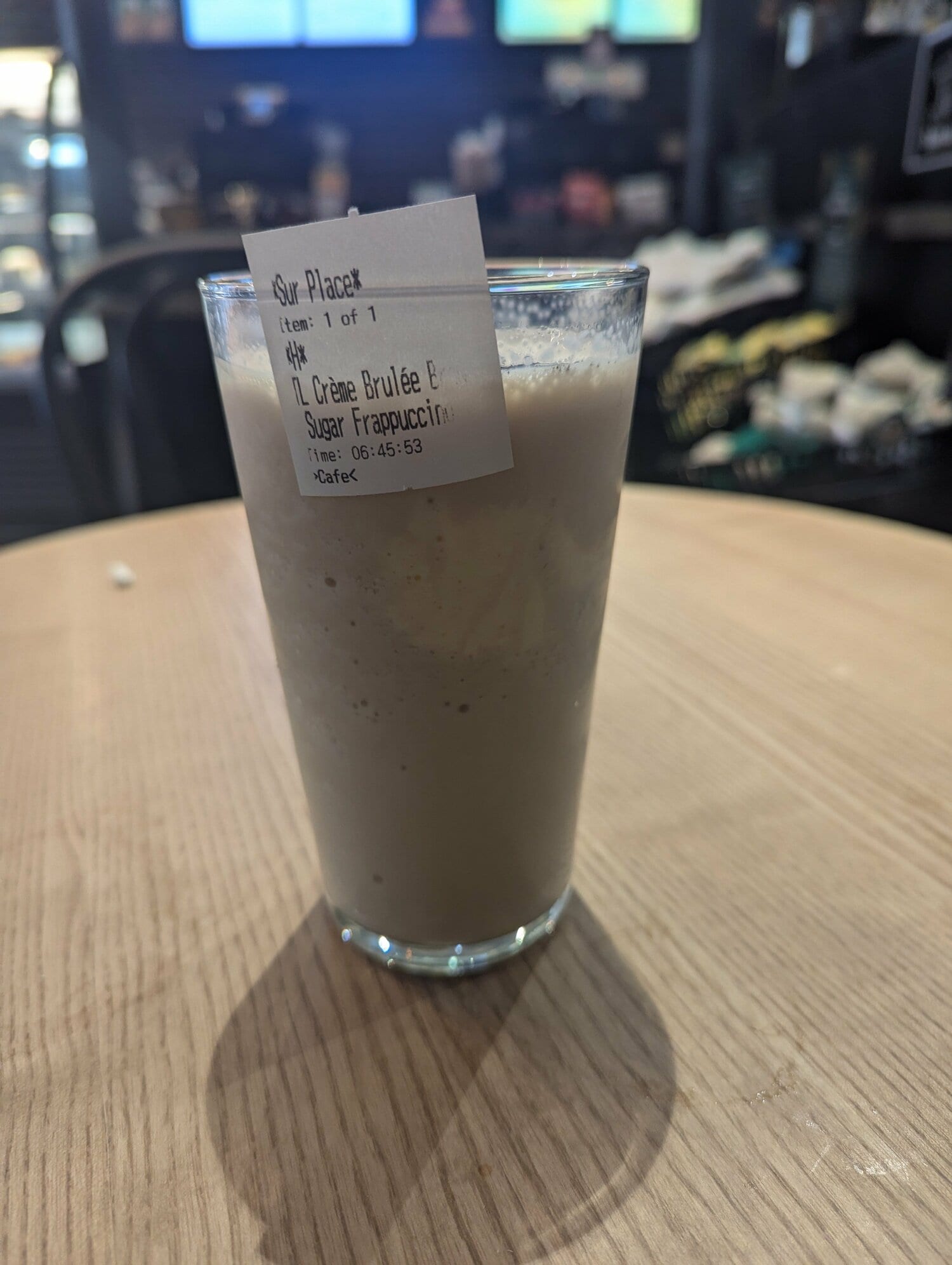 スターバックスの期間限定フラペチーノ(約920円) ©Yu Saito