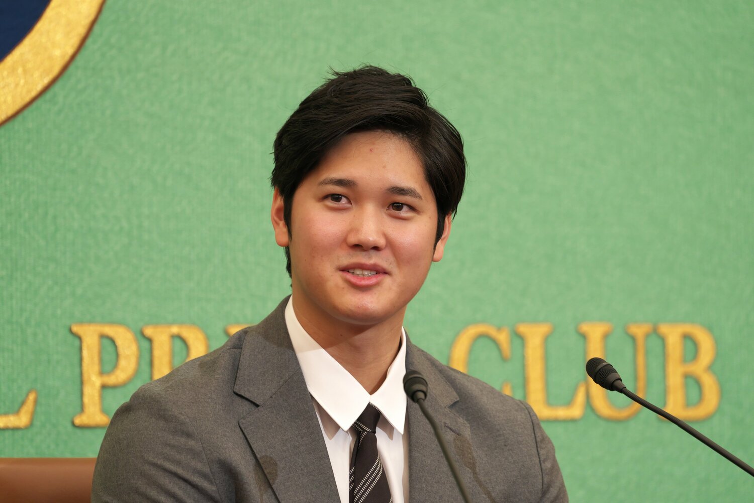 2018年にMLBの新人王に選ばれて以来3年ぶりとなった大谷翔平の記者会見。テレビやネットでも中継された　©Hideki Sugiyama