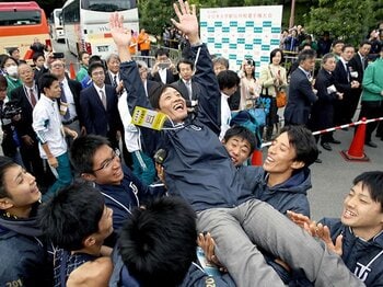 全日本を東洋が制し、箱根は混戦？本命はなお青学も、神野次第では……。＜Number Web＞ photograph by Kyodo News