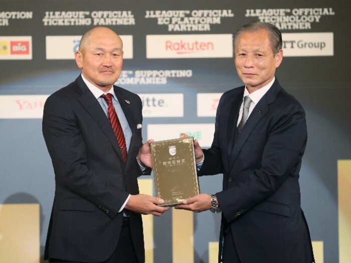 元日本代表DF・秋田豊はなぜ“Jクラブの社長”になったのか？「これは“リアルサカつく”ですよ」「僕は顔が名刺だから」53歳のタフな挑戦＜Number Web＞ photograph by JIJI PRESS