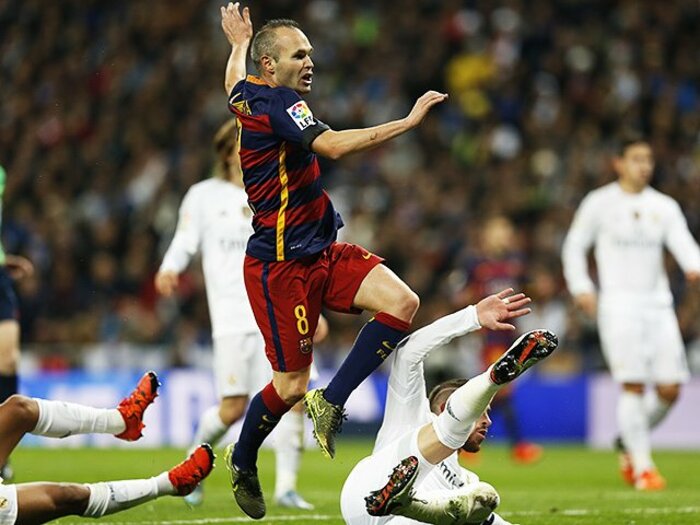 最も主将らしくないと言われた男。イニエスタが体現する“バルサらしさ”。＜Number Web＞ photograph by Mutsu Kawamori