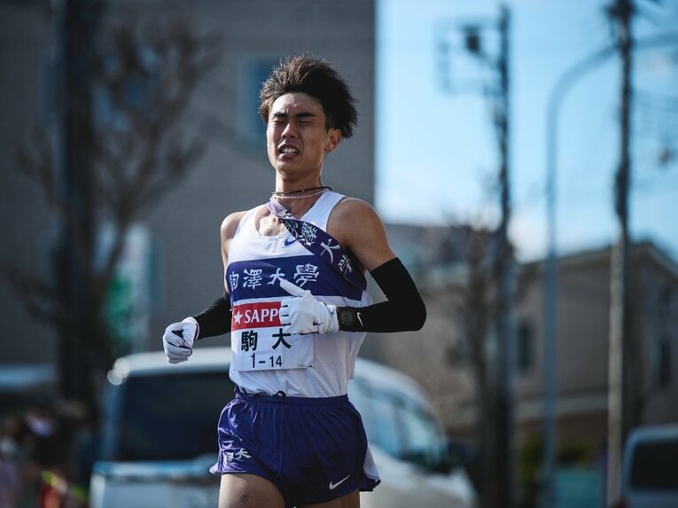 8区に起用されたものの苦戦を強いられた駒大・鈴木　©Yuki Suenaga