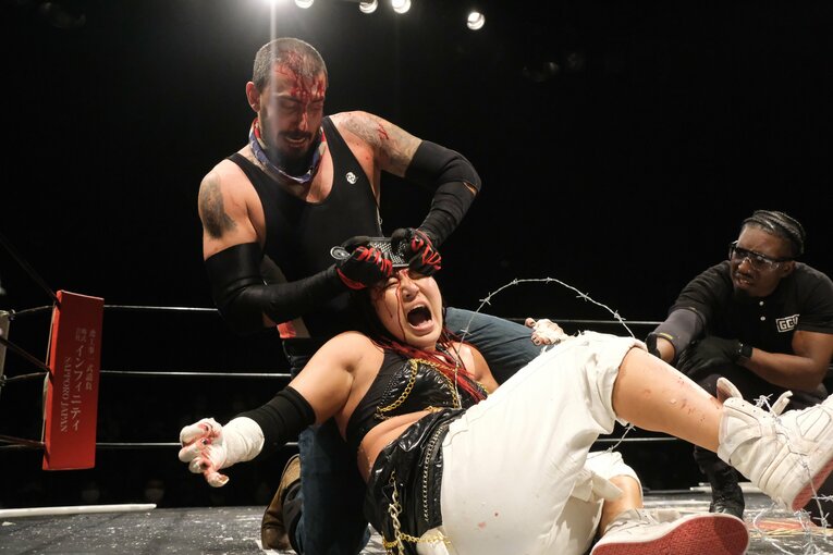 元パティシエが蛍光灯で殴り合い…“デスマッチアマゾネス”山下りなの媚びない魅力「犯罪以外なら何してもいい」 米国で男子相手に王座獲得(77)