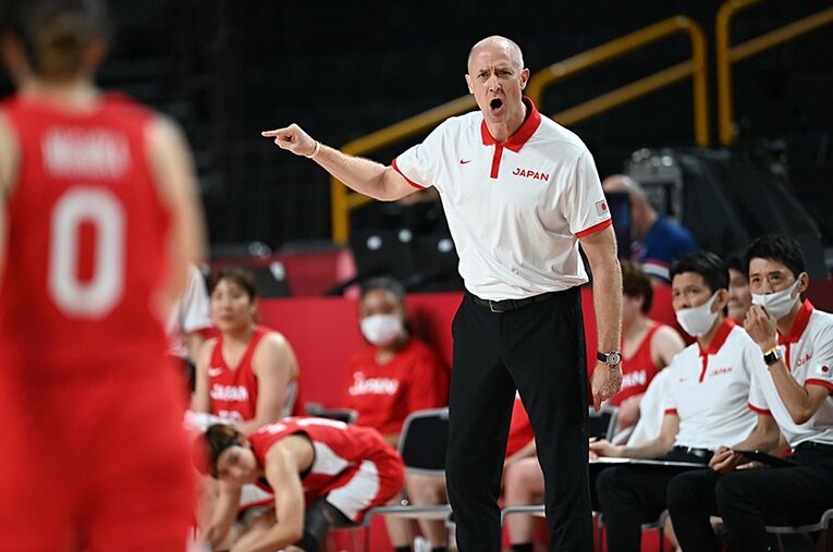 NBAウォリアーズのスタイルをヒントに、日本バスケ初の五輪メダル獲得に貢献したトム・ホーバス ／ photograph by Naoya Sanuki/JMPA
