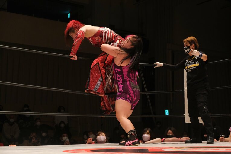彩羽匠「見とけよ、スターダム」 マーベラスと仙女、“女子プロレスの本流”を継承する者は？ 長与千種も賞賛した“最高の試合”(35)