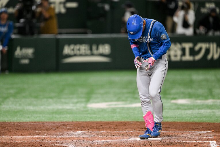 セーフティーバントのあと、ソロホームランを放った加藤　©︎Nanae Suzuki