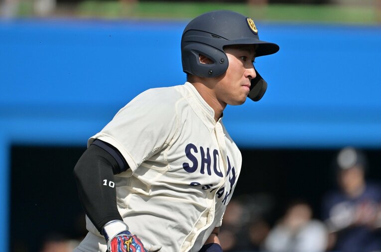 ドラフトで注目の大商大・渡部聖弥（177cm88kg・右投右打）。明大の宗山塁とは高校時代のチームメイトだ ／ photograph by Hideki Sugiyama