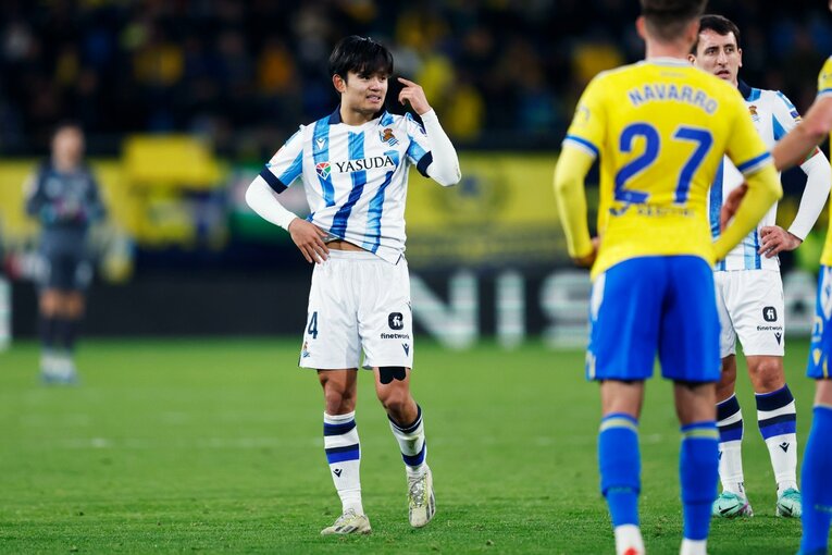 “いくら何でも、おかしいんじゃないか?!”というようなジェスチャー