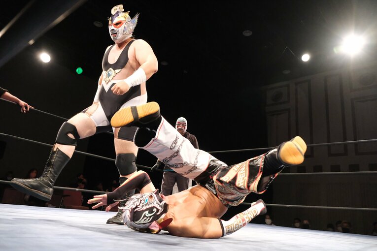 〈米軍基地で試合も〉沖縄唯一のプロレス団体『琉球ドラゴンプロレス』って何？ リングネームはグルクンマスク、首里ジョーなど(19)