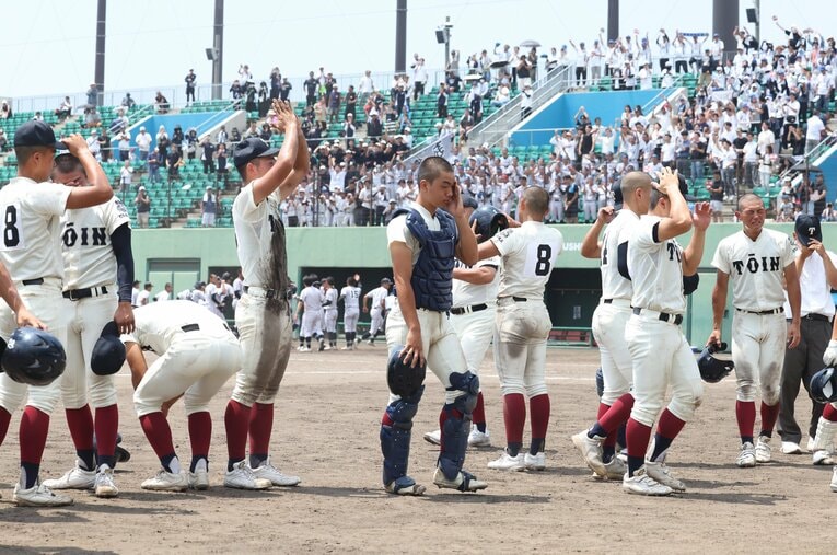 大阪大会の4回戦で敗れたセンバツ覇者の大阪桐蔭。なぜ今夏の地方大会は波乱が多かったのか ／ photograph by JIJI PRESS