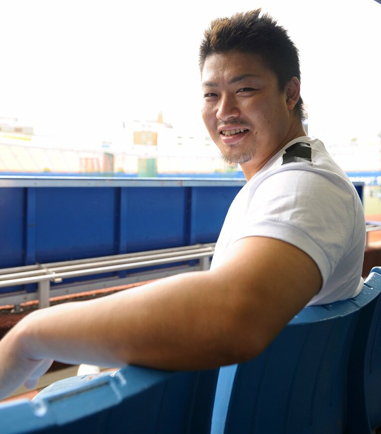 横浜時代の村田修一　©Sports Graphic Number