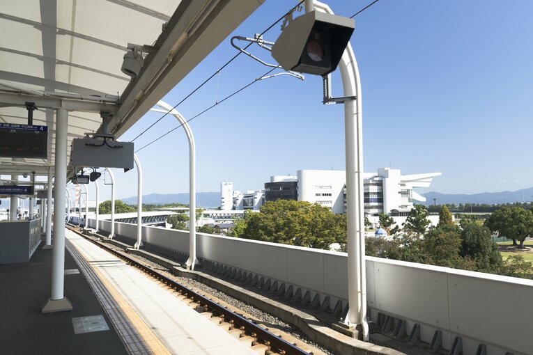 淀駅のホームから見える京都競馬場