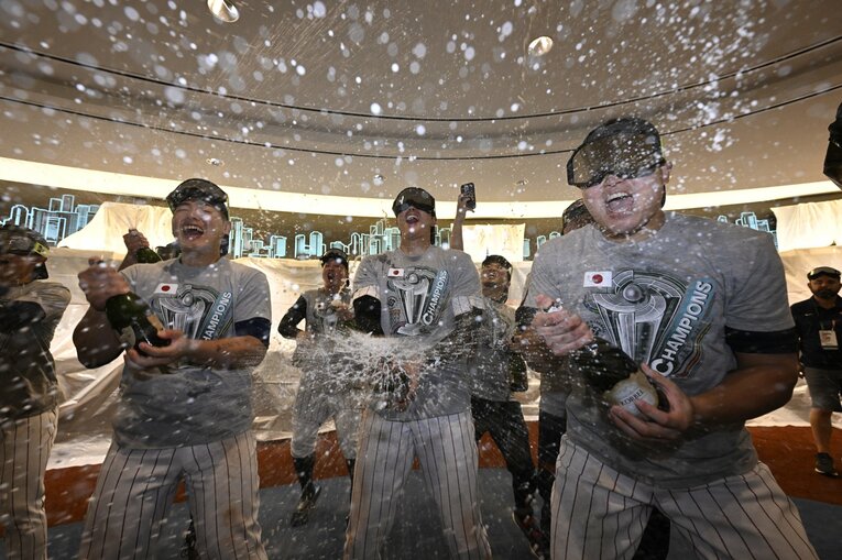 WBC後の祝勝会（全14枚／代表撮影） ©Naoya Sanuki