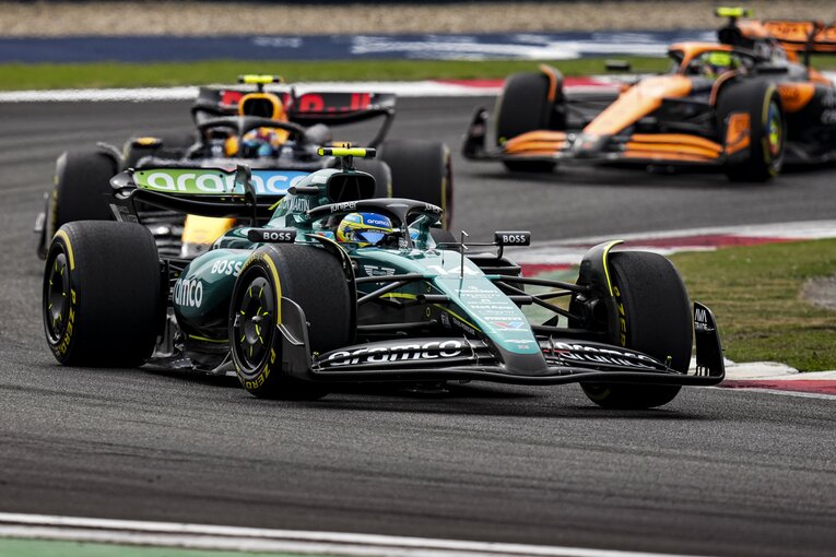 アストンマーティンで2シーズン目を戦うアロンソ。第5戦終了時点でランキング8位につけている　©Getty Images