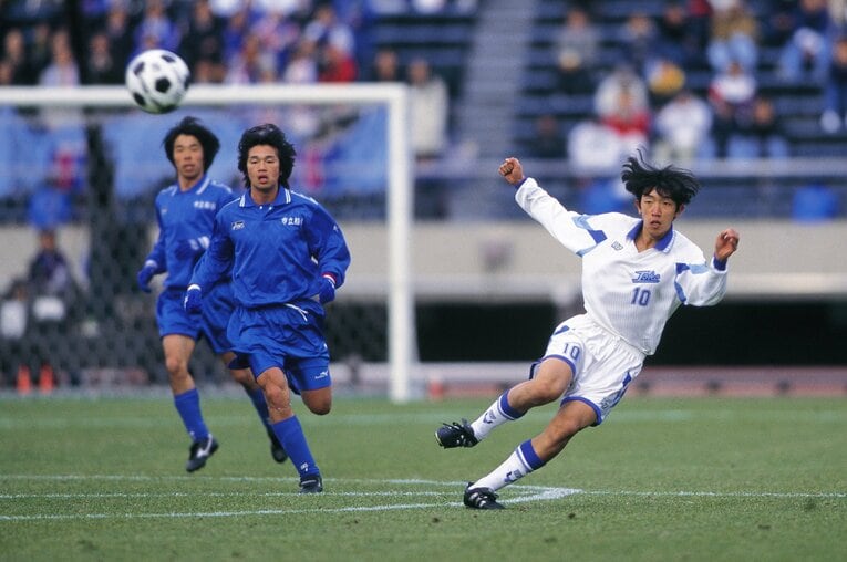 高校では世代を代表するプレイヤーに。高3時は桐光学園の10番を背負い全国高校選手権の準優勝に導いた　©︎AFLO