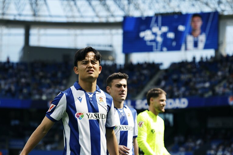 「至る所に14番ユニの子供」久保建英が“バスクで愛される日常”を激写「甥っ子がタケクボって応援してるんだ」醸造所レストランオーナーのこぼれ話(5)