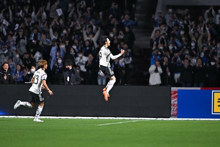 23年3月コロンビア戦、ゴール後の「三笘ジャンプ」（2／3枚）©Takuya Kaneko/JMPA