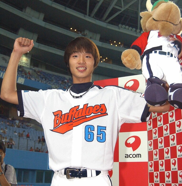 近鉄でのプロ初勝利時　©Kyodo News